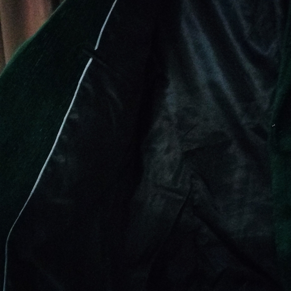 2 piece Mage Male suit with Bowtie - Picture 2 of 5